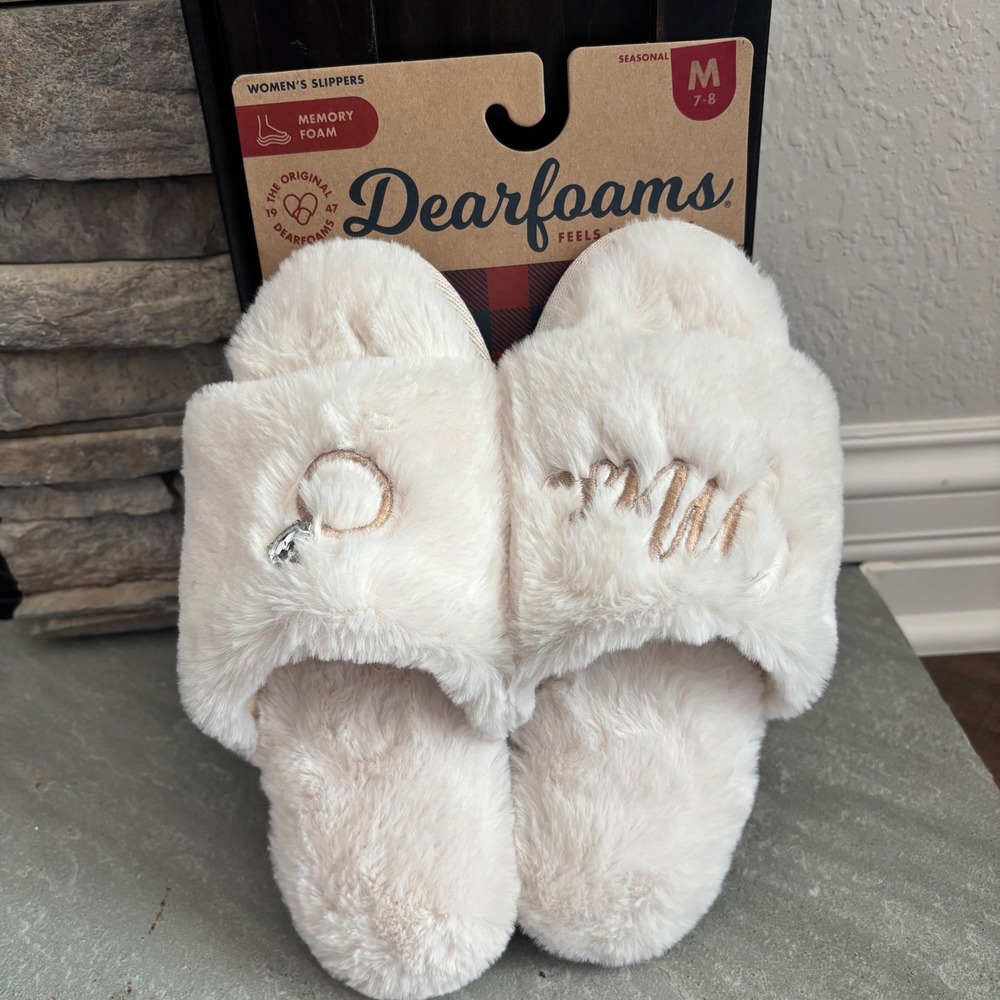 Dearfoams Bridal Slippers Mrs Wedding Soft Cream Faux Fur Womens Size 7-8 NEW